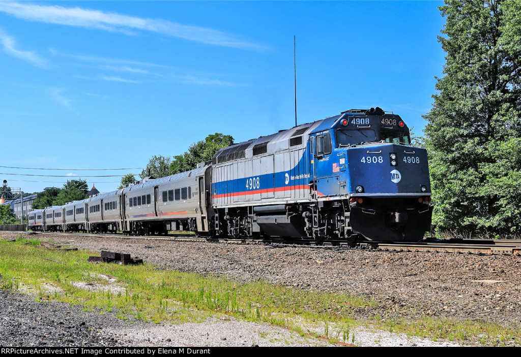 MNCR 4908 on train 1266